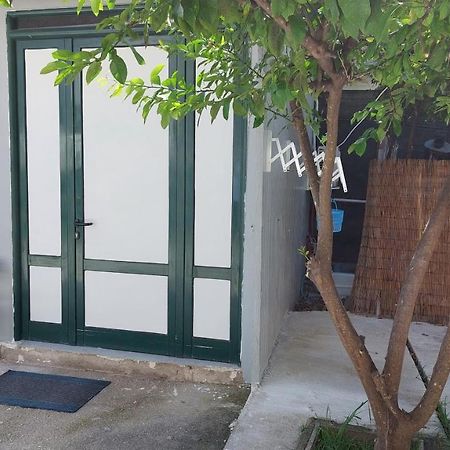 فندق Escape نيدري المظهر الخارجي الصورة