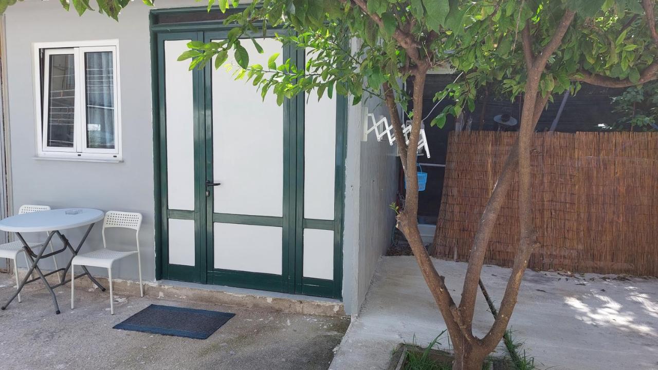 فندق Escape نيدري المظهر الخارجي الصورة